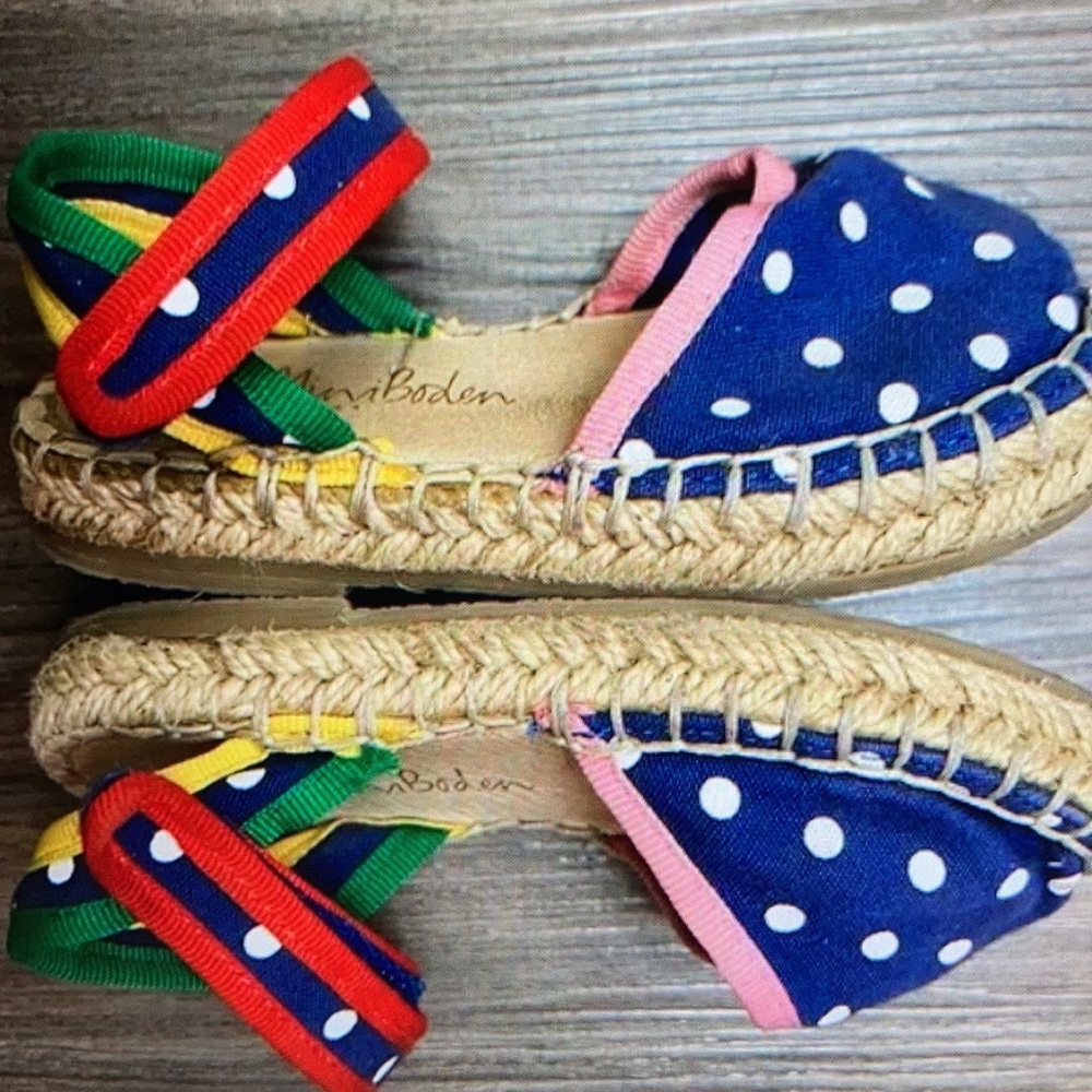 Polka dots charming floral design shoes